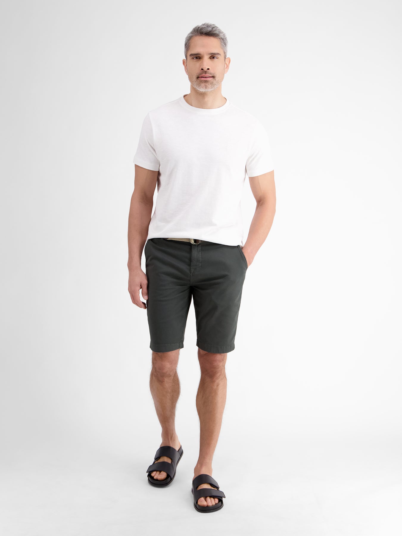 Chino-Bermuda mit Gürtel
