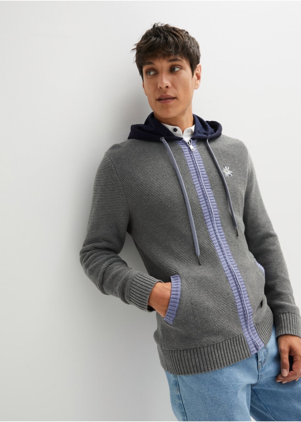Gilet en maille à capuche