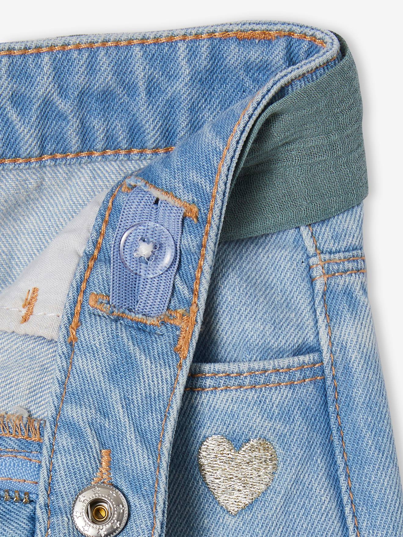 Calça jeans de pernas largas até o tornozelo com cinto de chiffon de algodão para uma mulher de estatura alta.