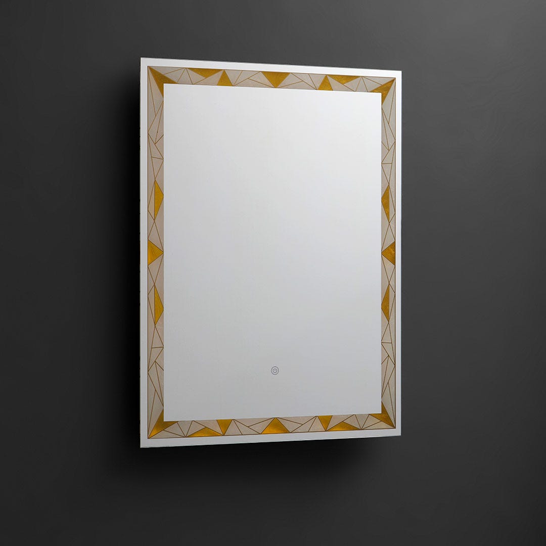 Wandspiegel 60x80 met achtergrondverlichting en gekleurd decor