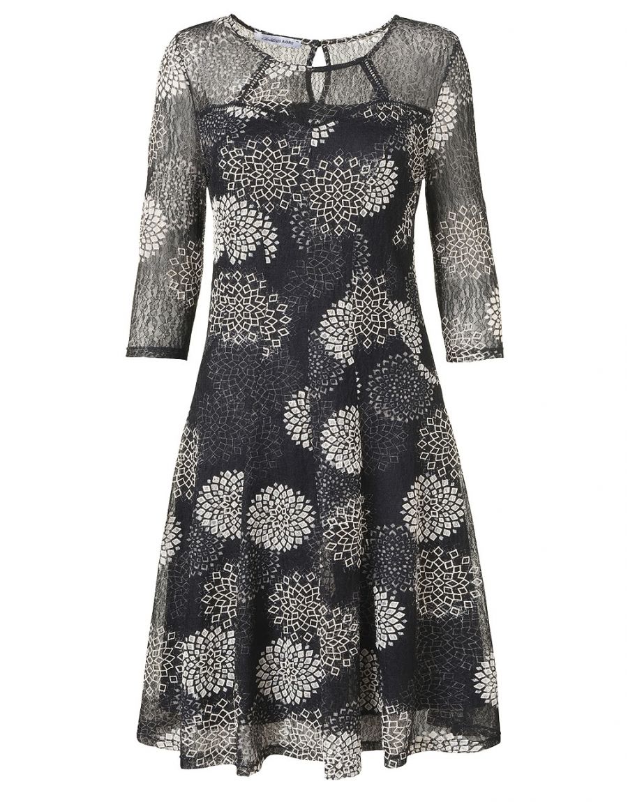 Robe en dentelle noire