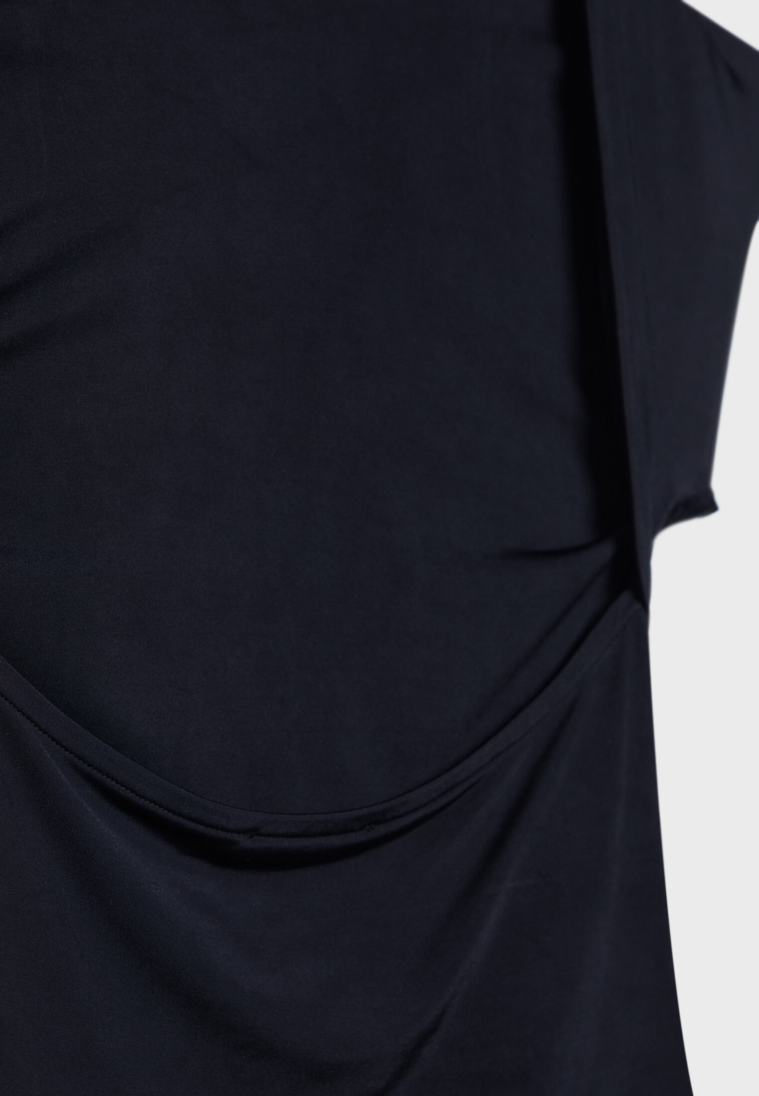 Camiseta com costas abertas