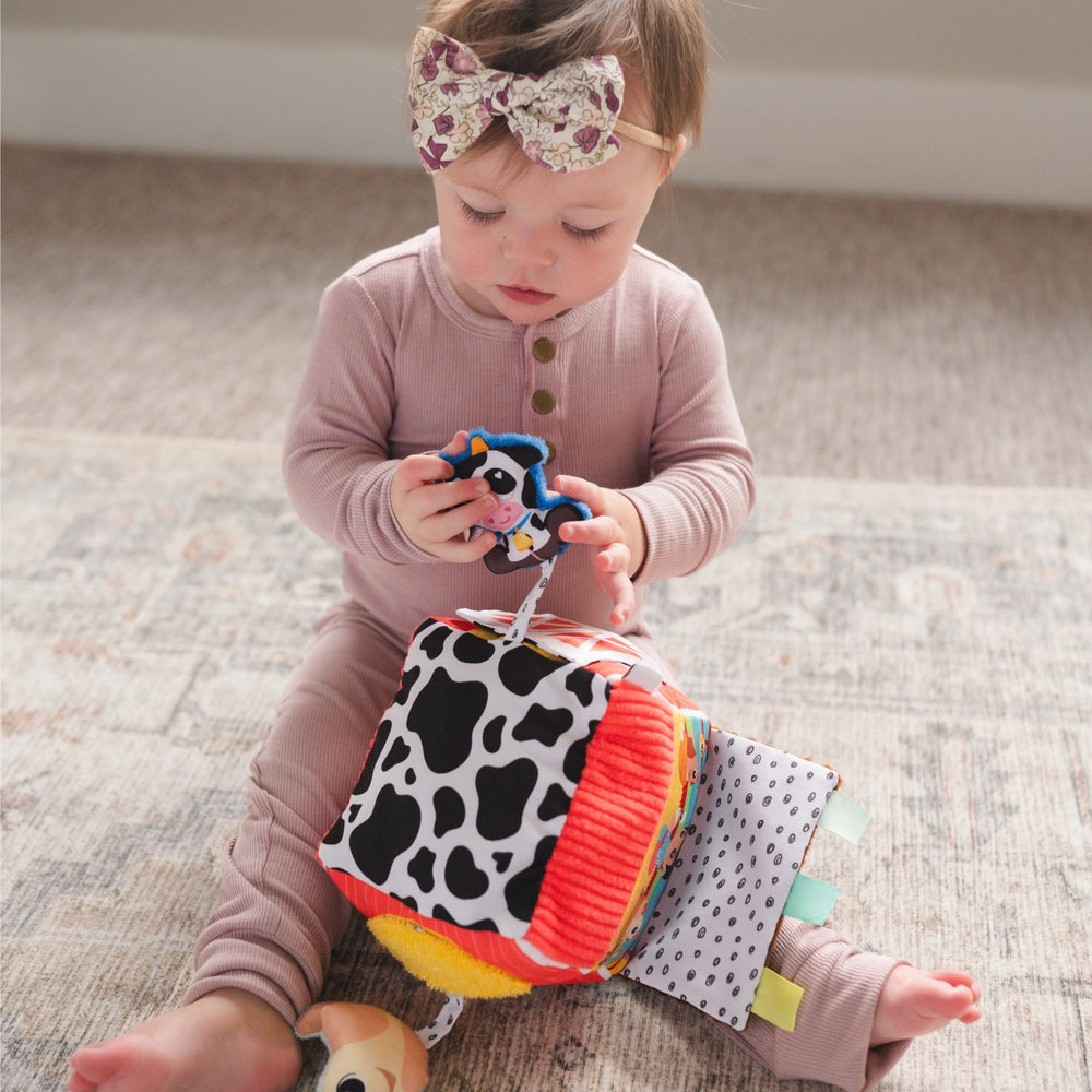 Køb Lamaze Peek-A-Moo Venlig Lade