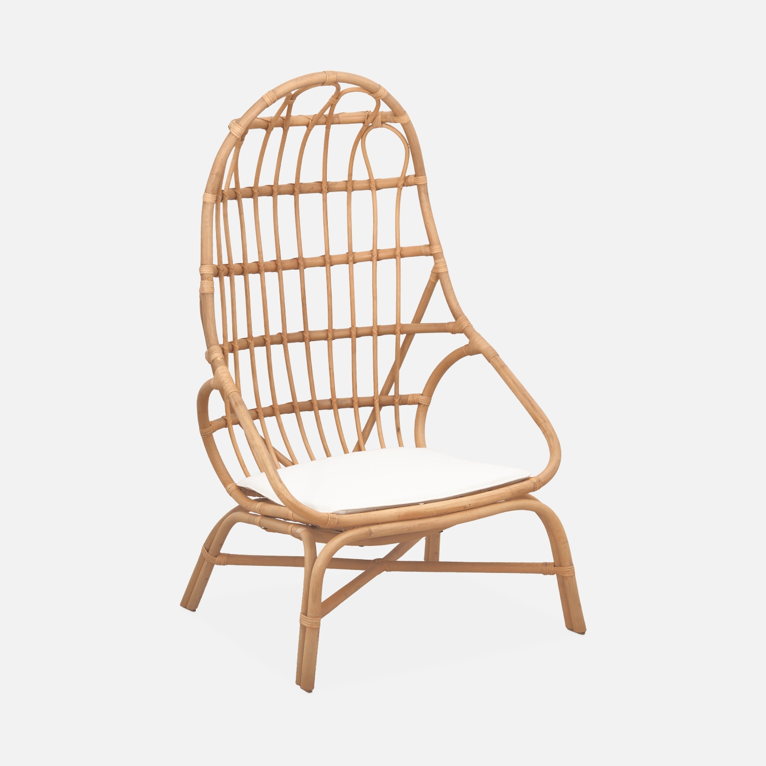 Fauteuil œuf en rotin avec coussin d'assise. Padang. L 74 x p 74 x h 140cm