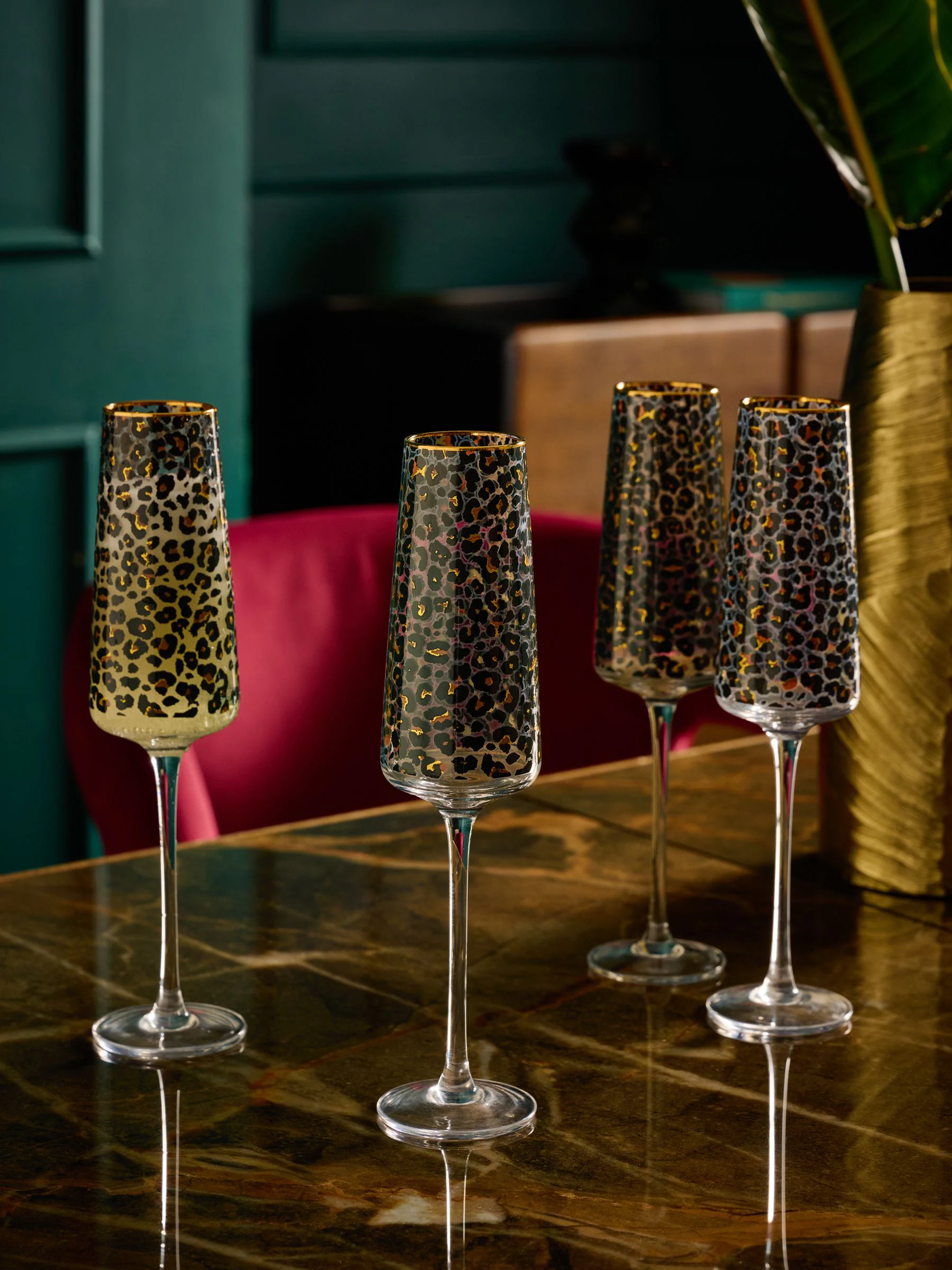 Set van 4 champagneflûtes met luipaardprint