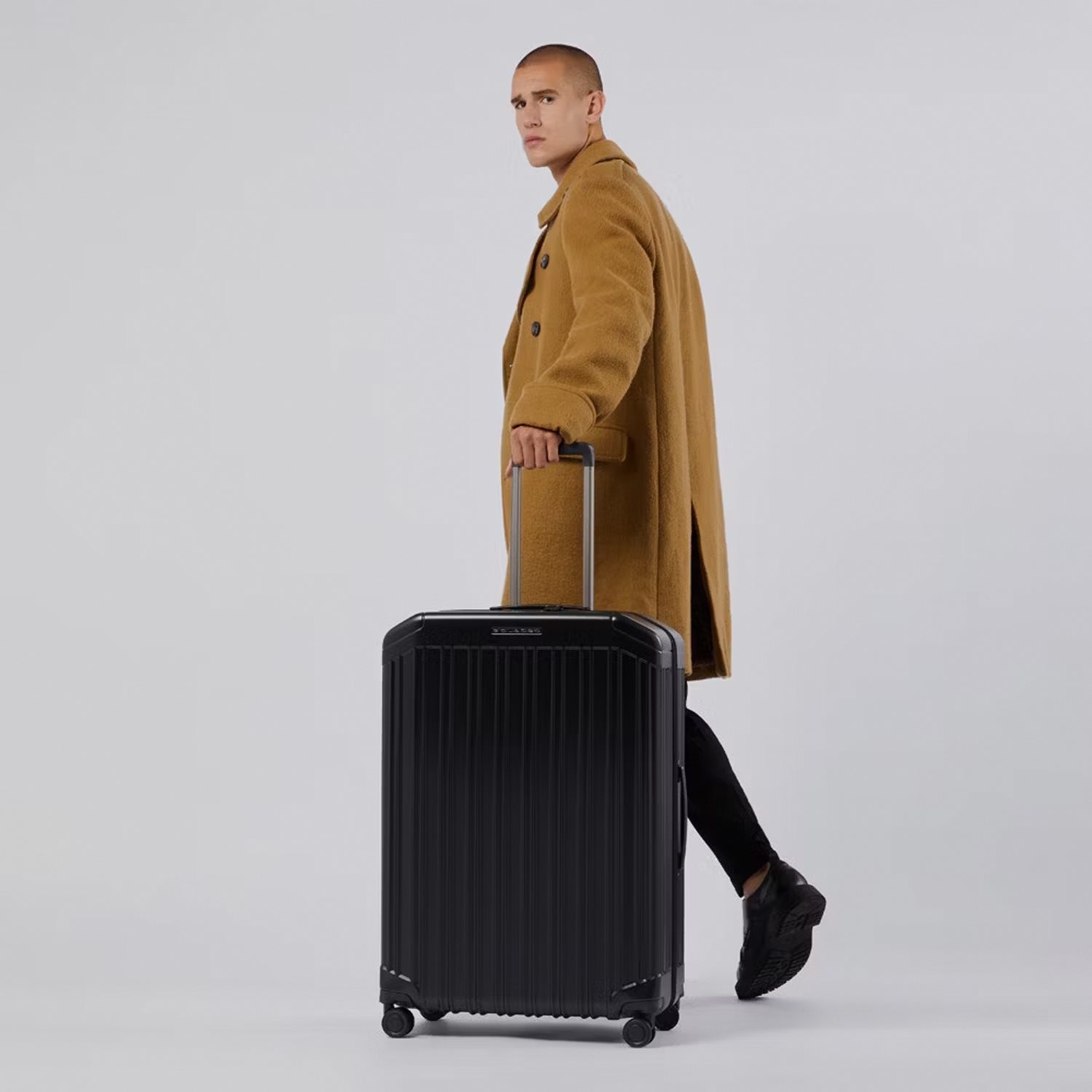 Piquadro PQ-Light Large Trolley matt black