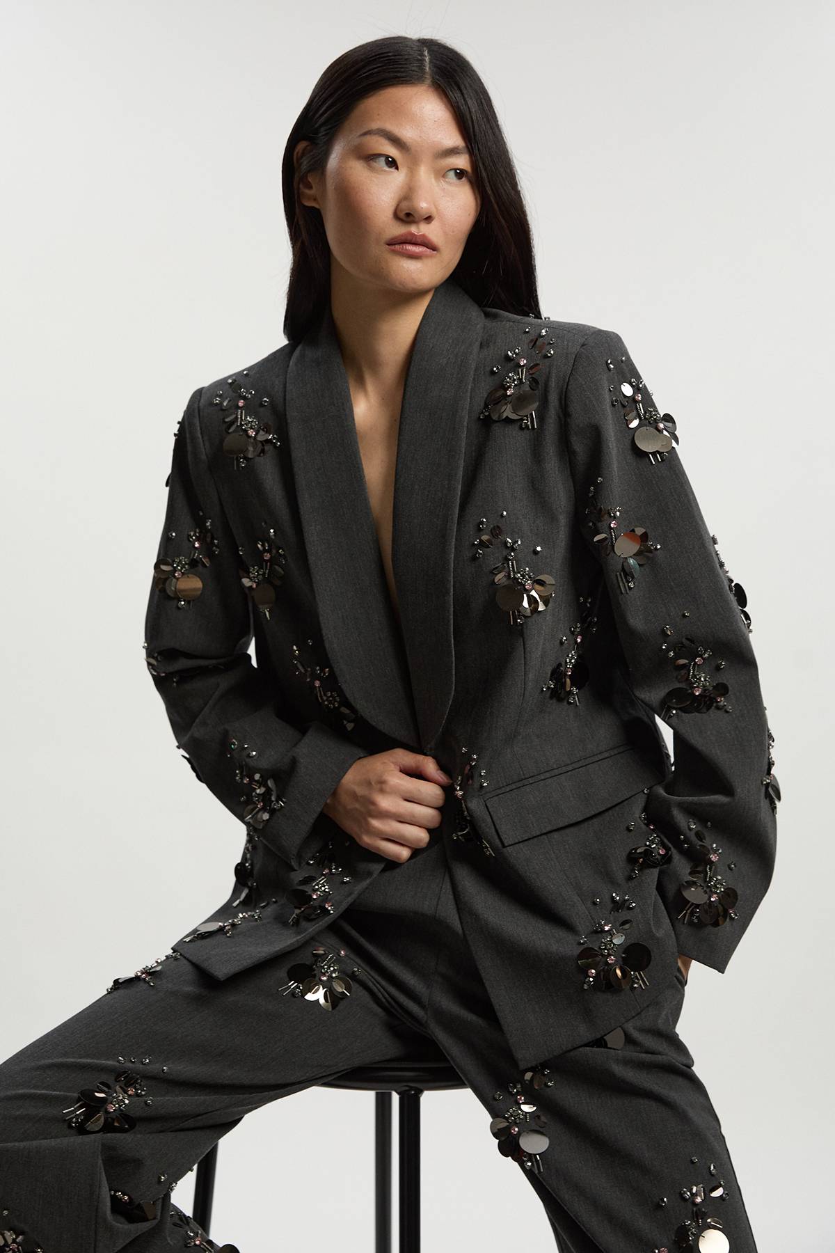 KarenMillen Blazer Cintré Simple Boutonnage Orné de Sequins et Cristaux en Grappes