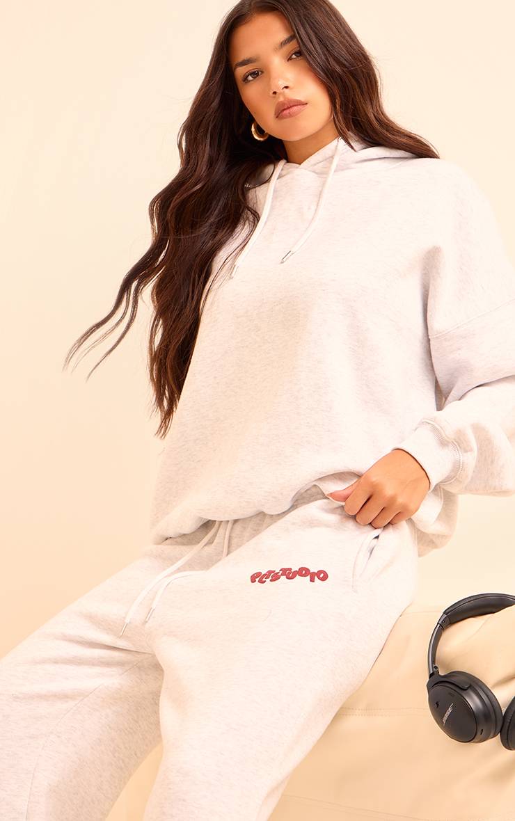 Gris Glace Joggers PLT Studio Archive À Taille Fine Et Imprimé Synthétiqueff