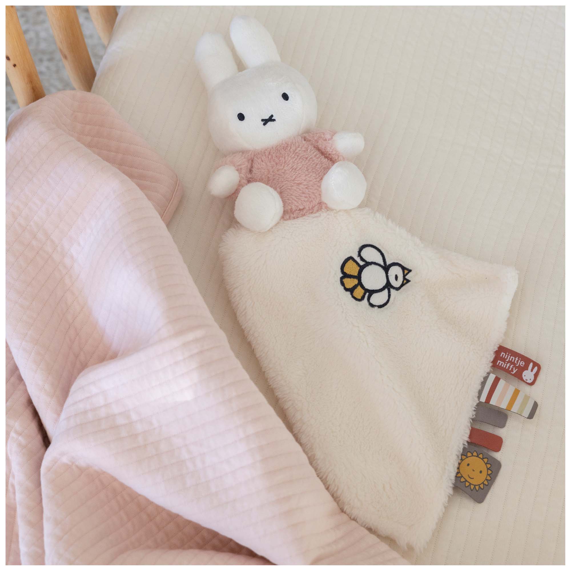 Nijntje Knuffeldoekje Fluffy Pink roze