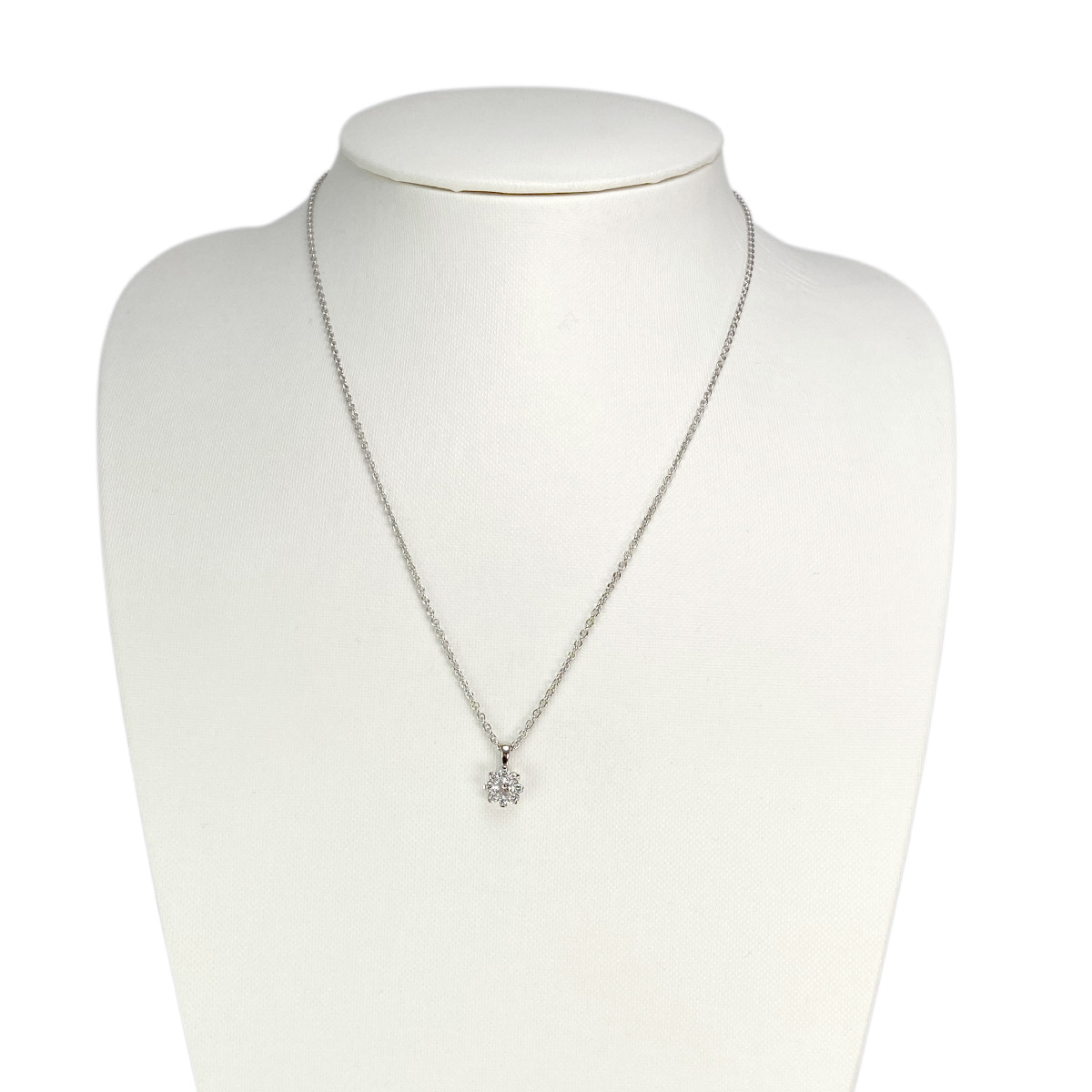 Collier or 750 blanc pendentif fleur diamants synthétiques 45 cm
