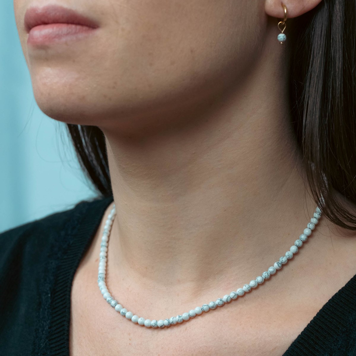 Collier, bracelet et boucles d'oreilles Serena en pierres Howlite
