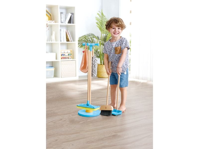 Hape Reinigungs-Spielzeug Clean Up Broom Set Spielzeug-Putzset mit Ordnungsständer