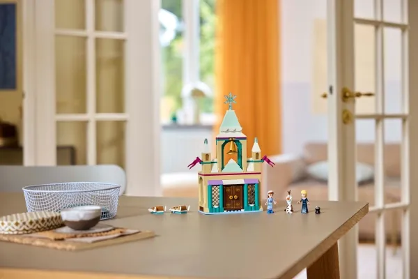 LEGO Disney Princess 43265 Frost: Arendal slot