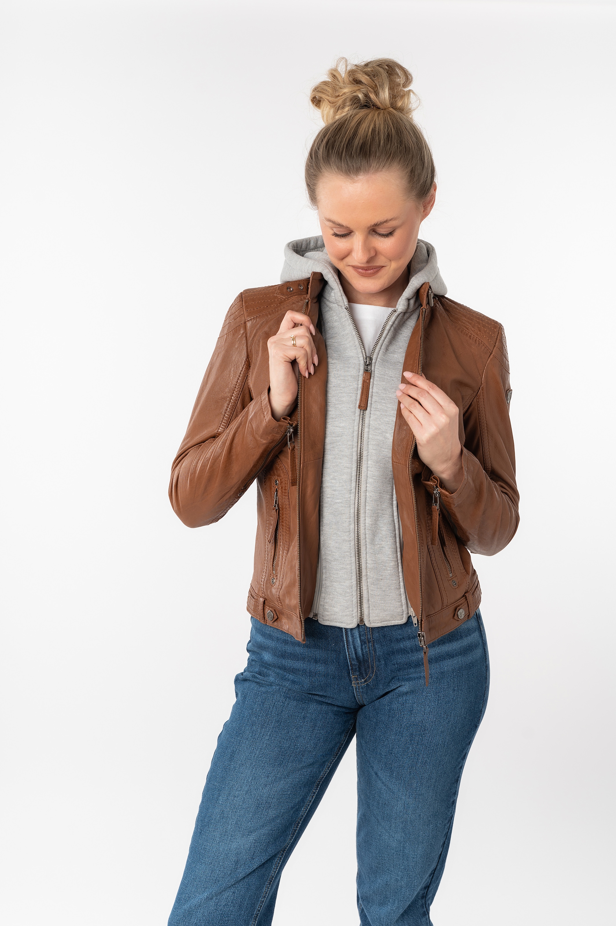 Mauritius Lederjacke »Junja« mit Kapuze mit abnehmbarem Kapuzen-Einsatz und aufwendigen Biker-Details