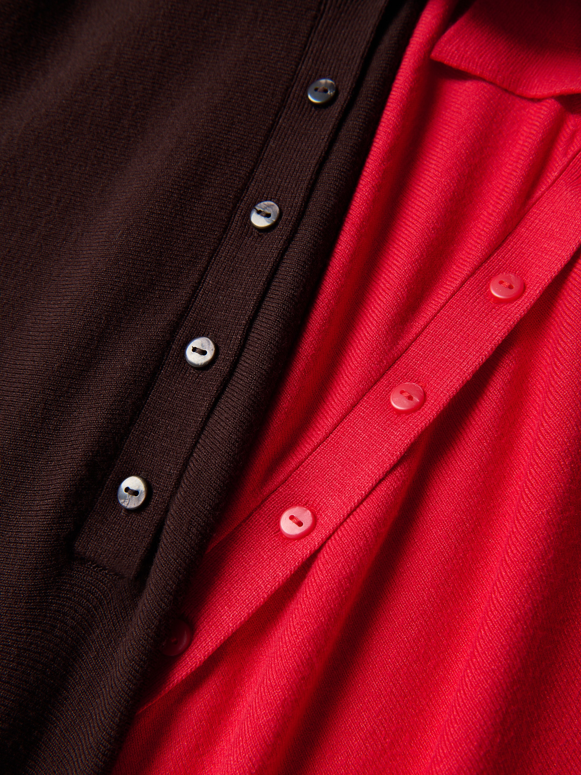Pullover im Polostil mit hohem Viskoseanteil