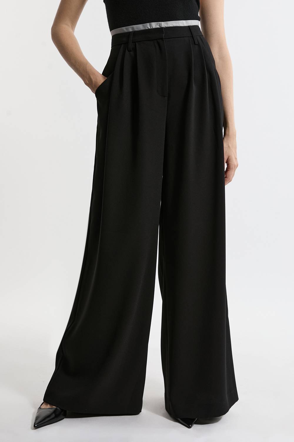 KarenMillen Pantalon à jambes larges avec détail de pli en crêpe sur mesure
