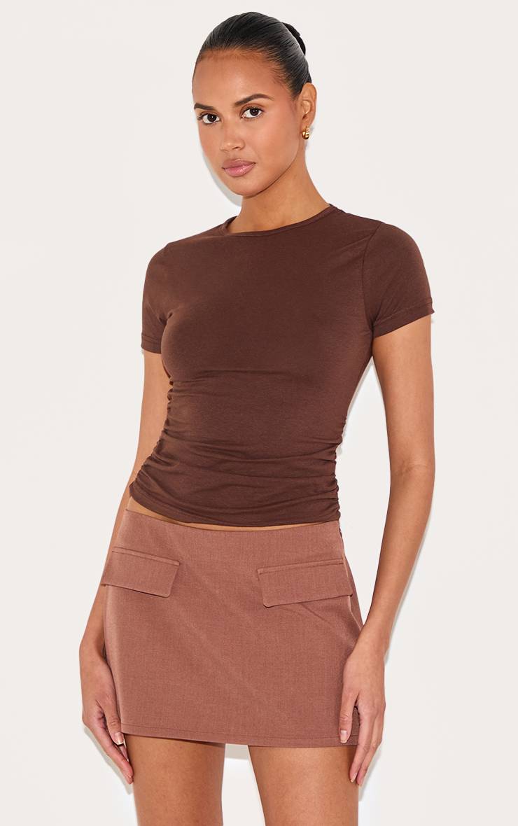 Chocolat Mini-jupe Ajustée Structurée En Tissu Tissé Avec Détail De Poches