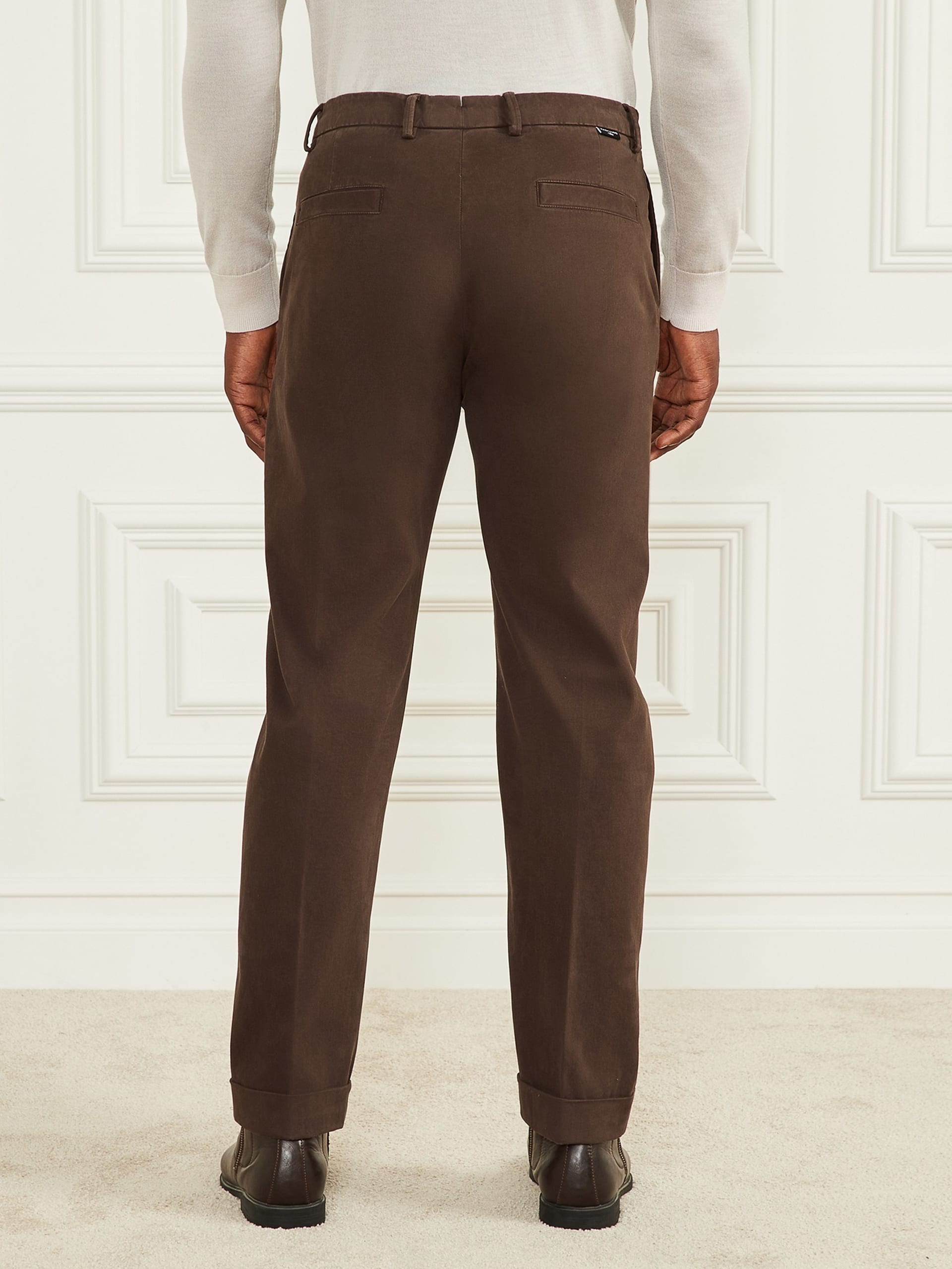 Calça chino Ethan Twill com bainha dobrável