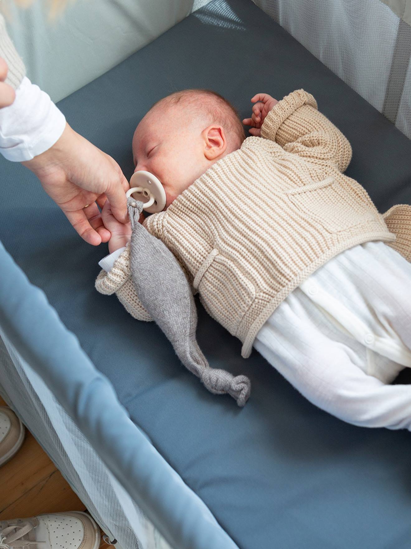 Cama dobrável 3 em 1 BEABA Eazy Sleep, cinza