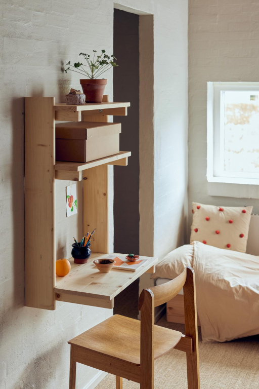 Form&Refine Beam wandplank met bureau grenen