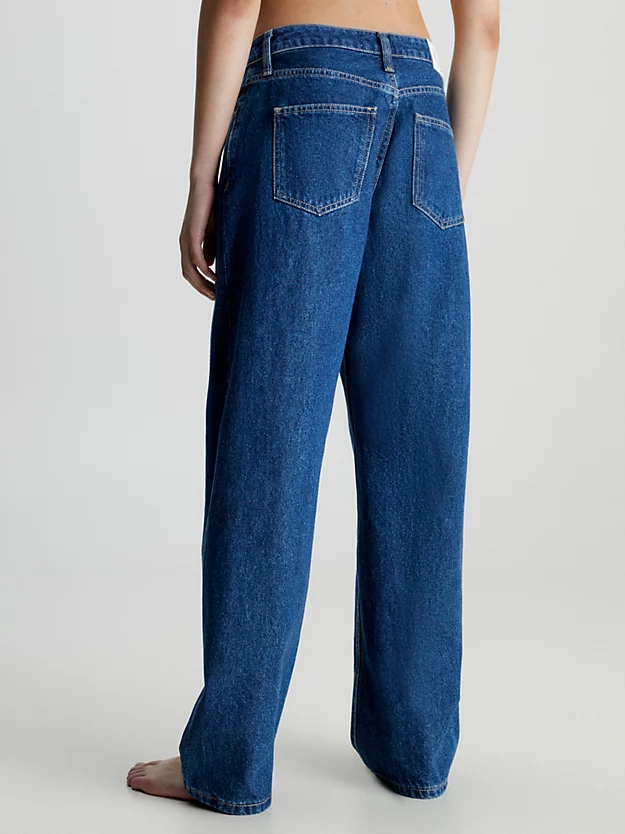 Calça jeans reta dos anos 90