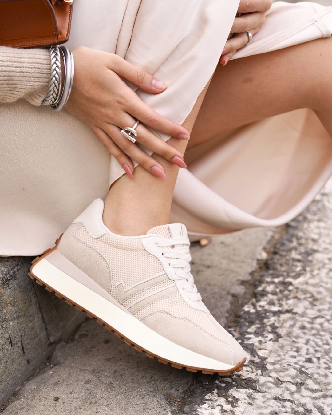 Basket femme beige à lacets - CL77 BEIGE