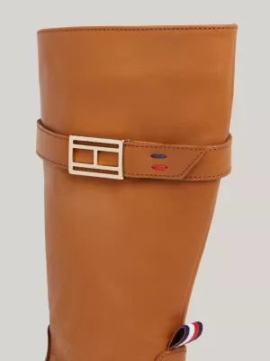Botas de couro até o joelho com fivela