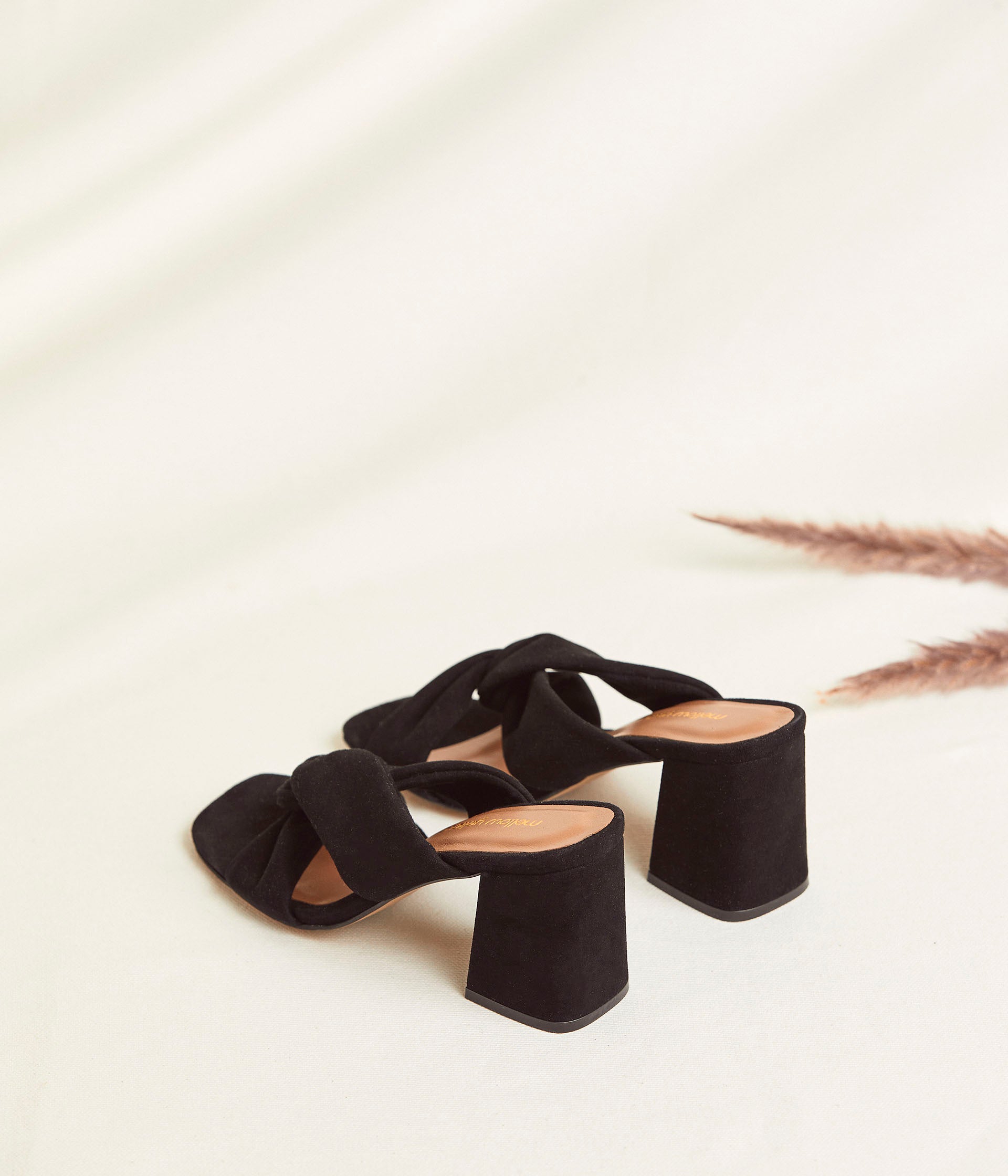 Mules noires Marcia