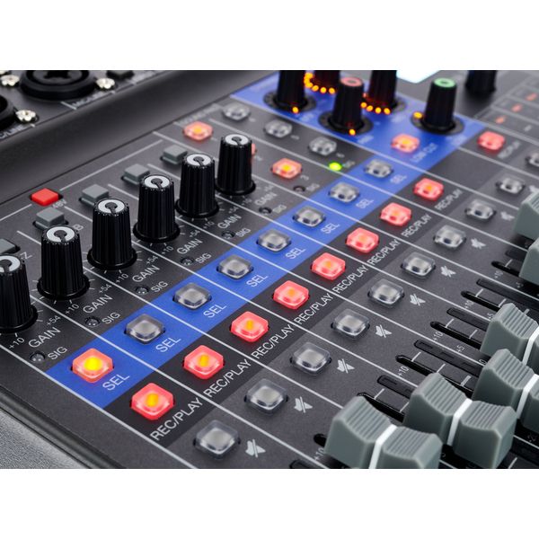 Zoom LiveTrak L-8 Bag Bundle