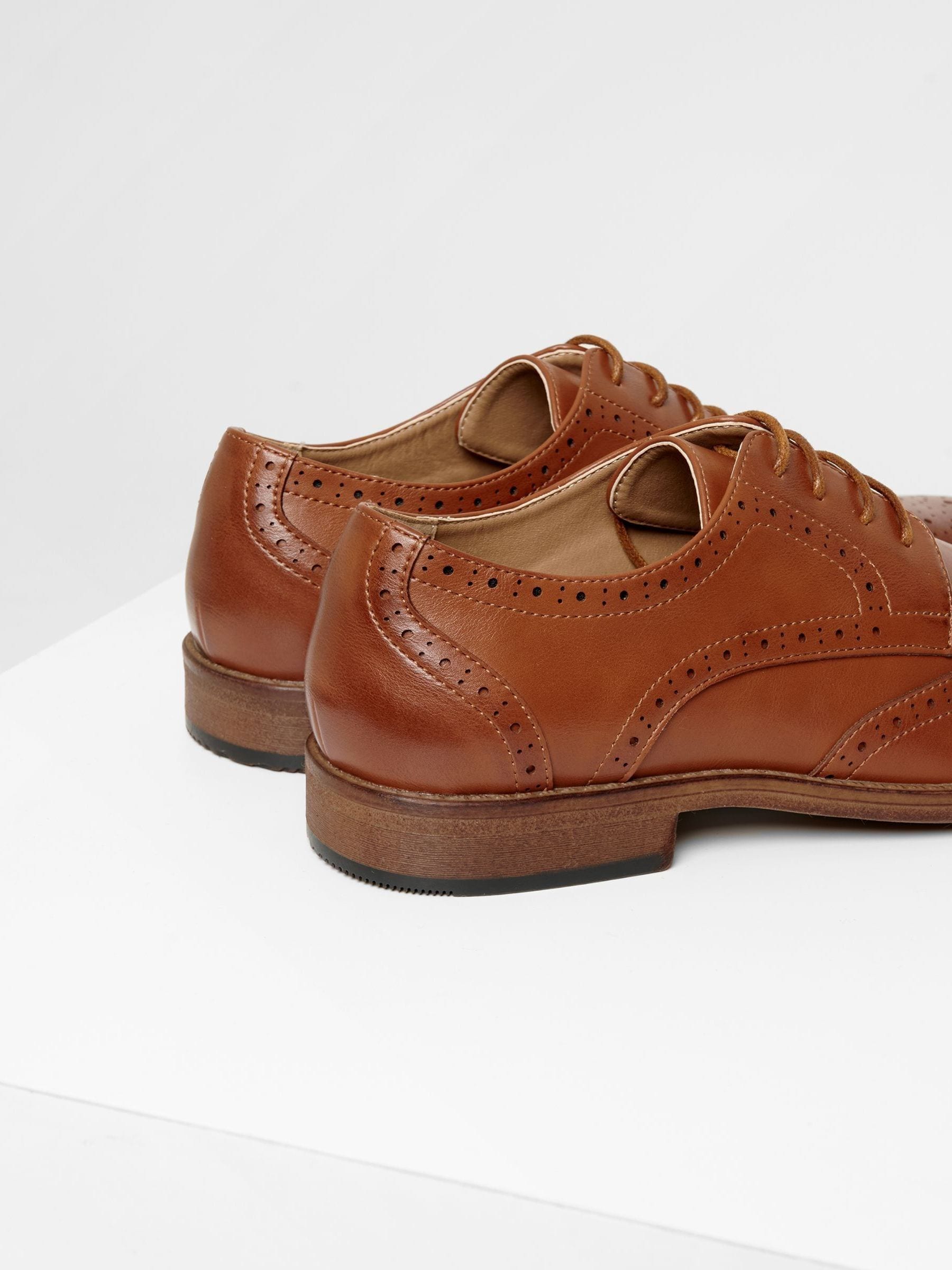 Bruin - Threadbare - Imitatieleren brogues