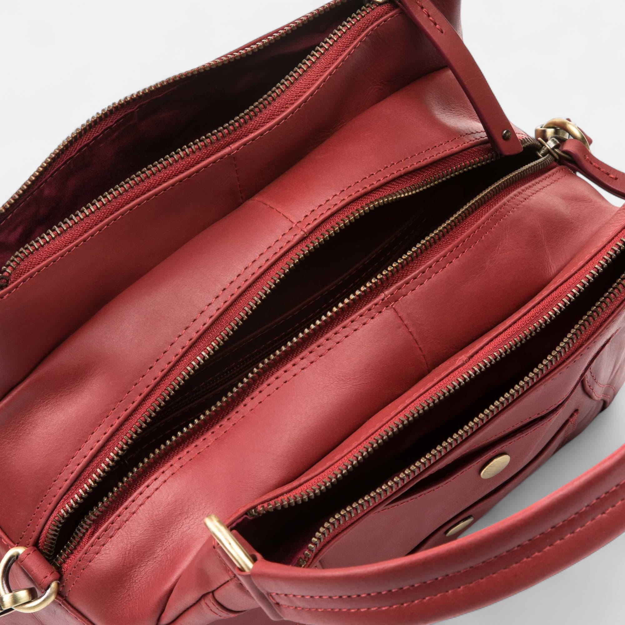 Sac à main en cuir rouge