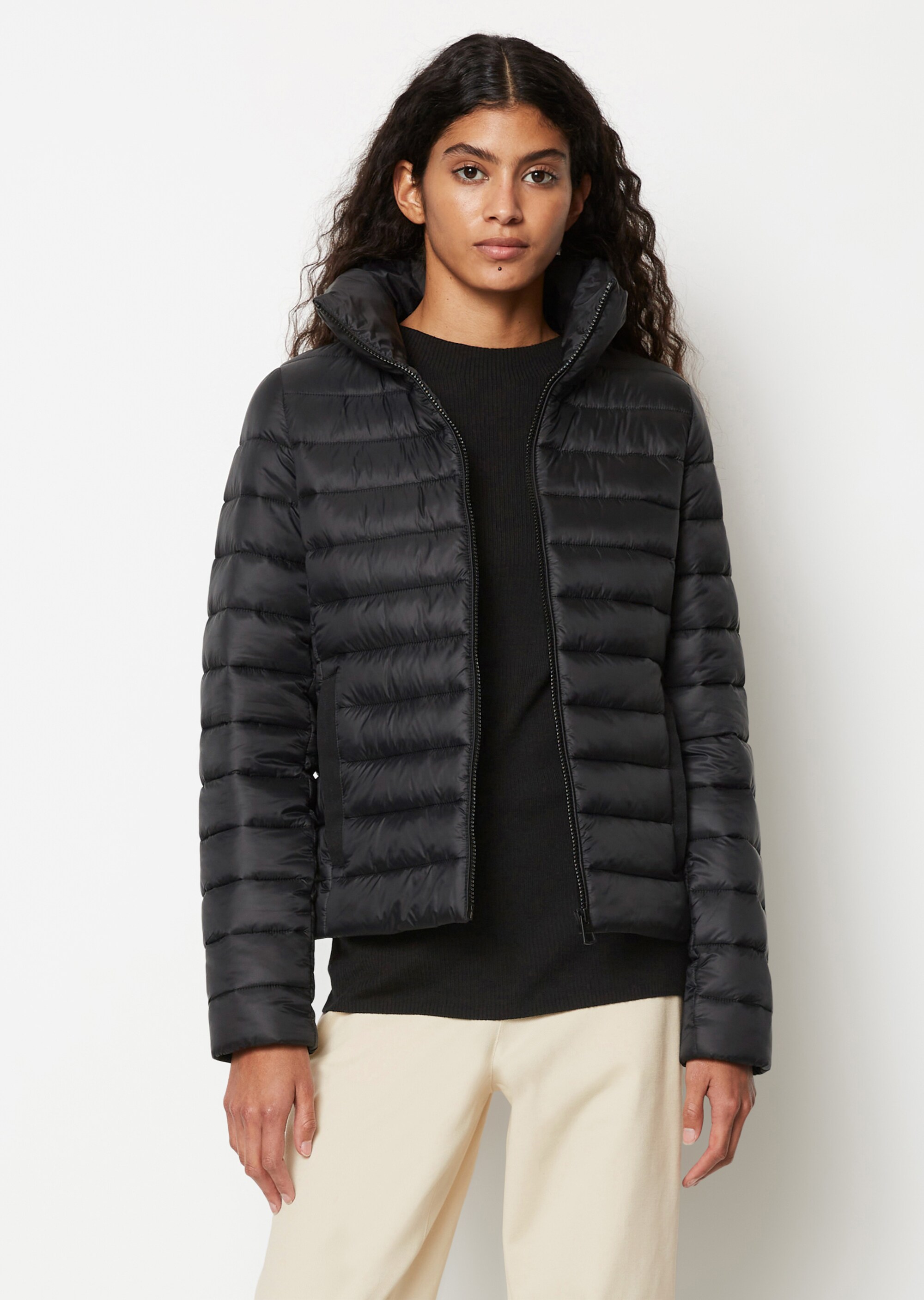 Steppjacke fittedmit wasserabweisender Oberfläche