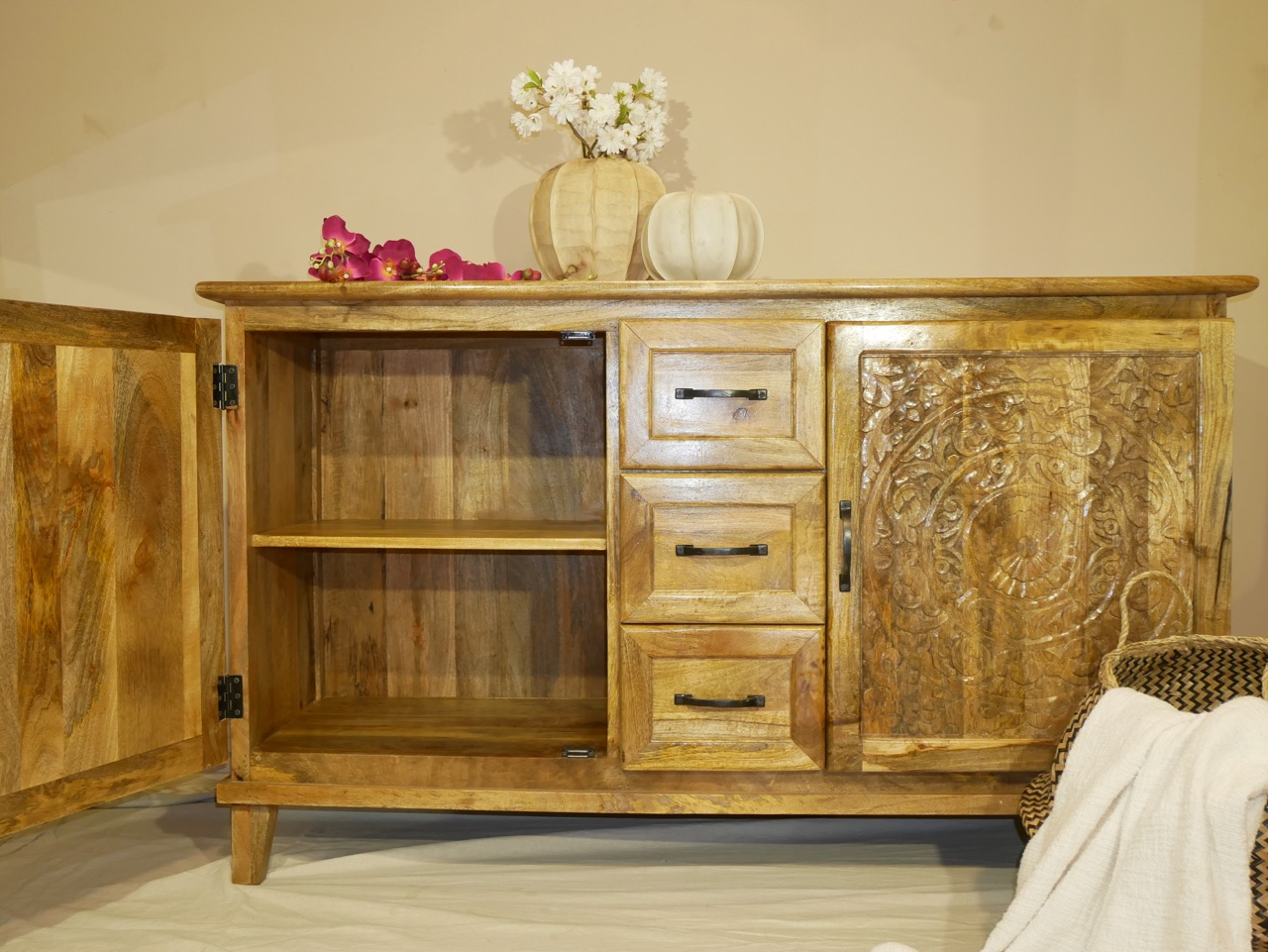 Sideboard Flair #1