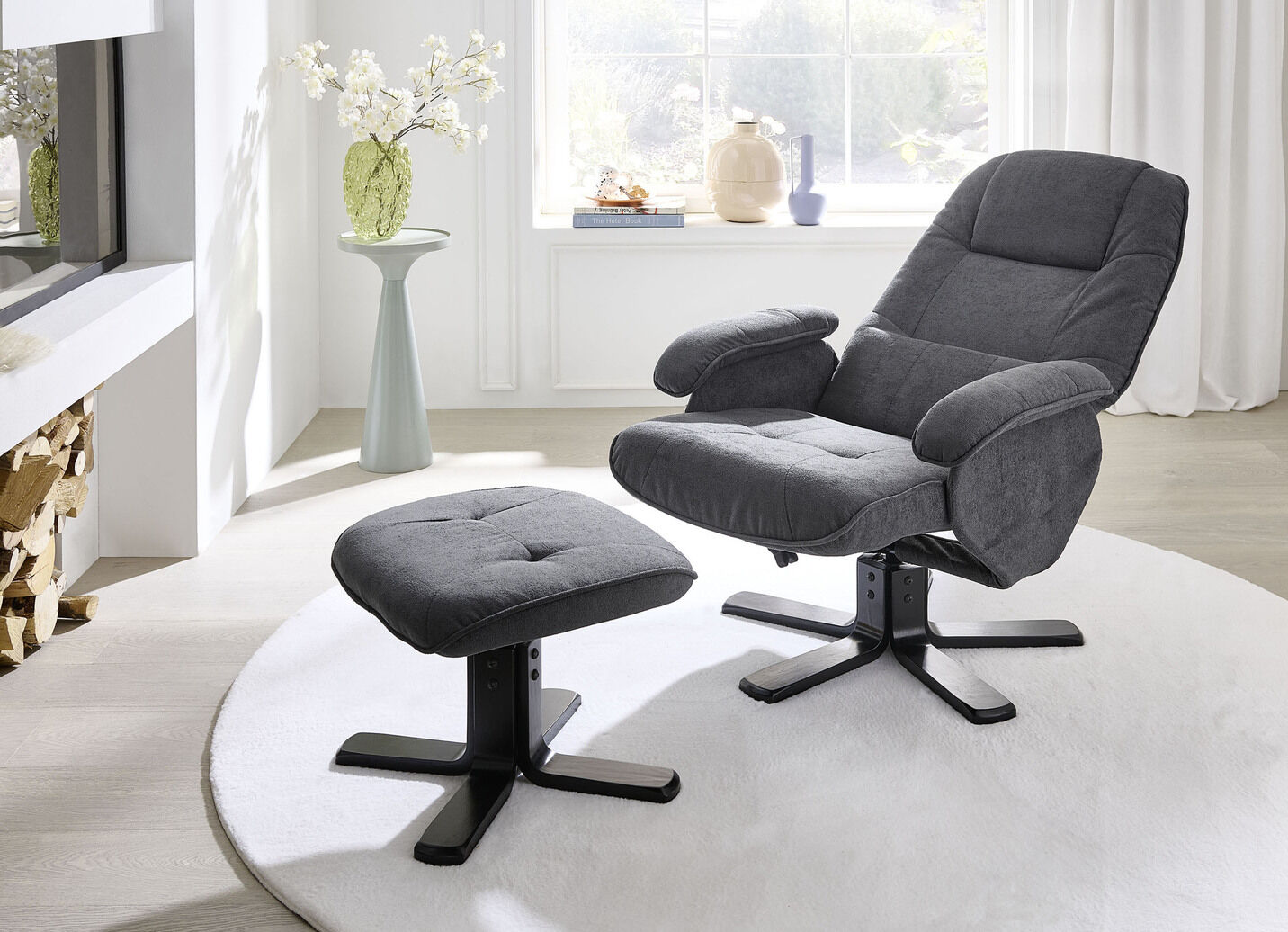 Relax-Sessel mit Hocker