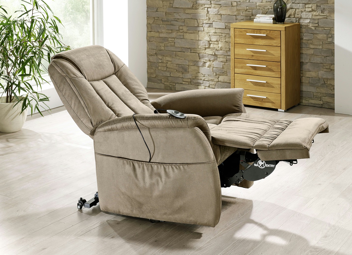 TV-Sessel mit Motor und Aufstehhilfe