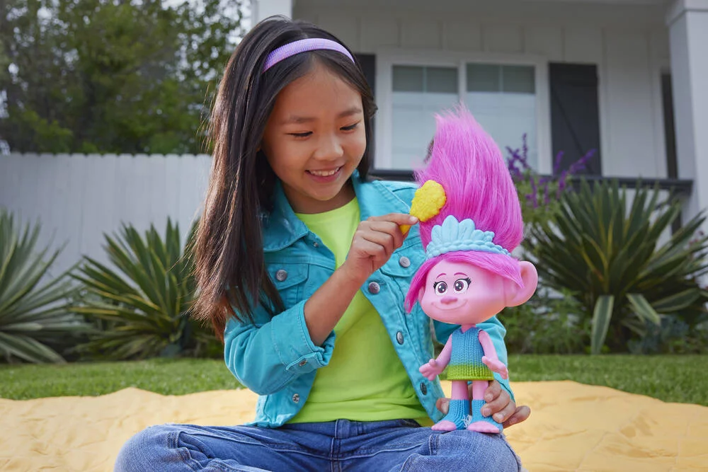 LES TROLLS - POUPEE POPPY MELODIES LUMIERES