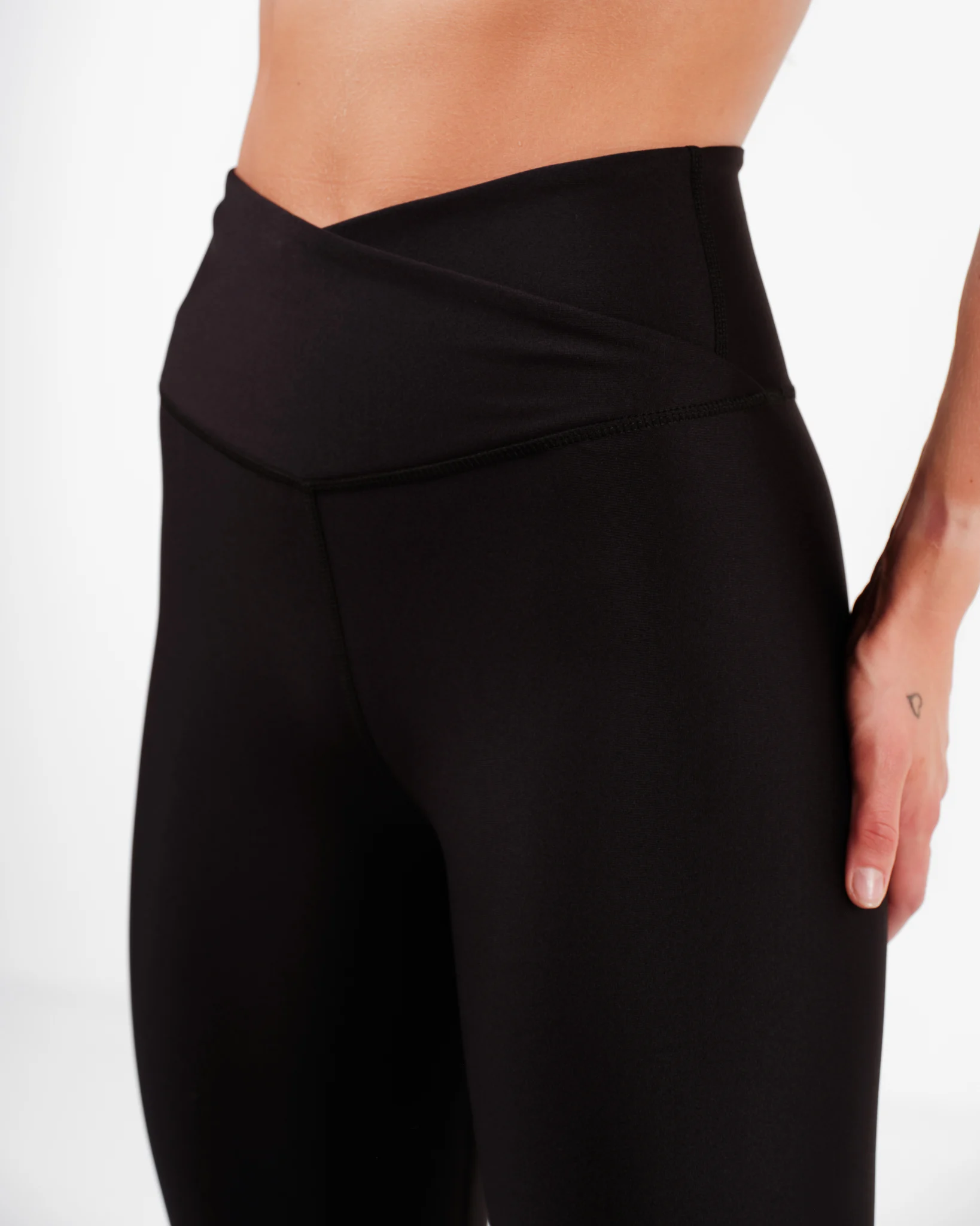 LEVITY Decorative Wrap Tights Black