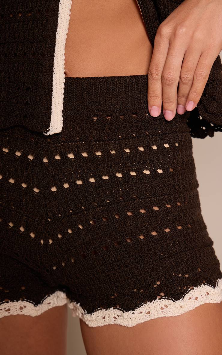 Chocolat Short En Crochet Tricoté Avec Passepoil Contrasté