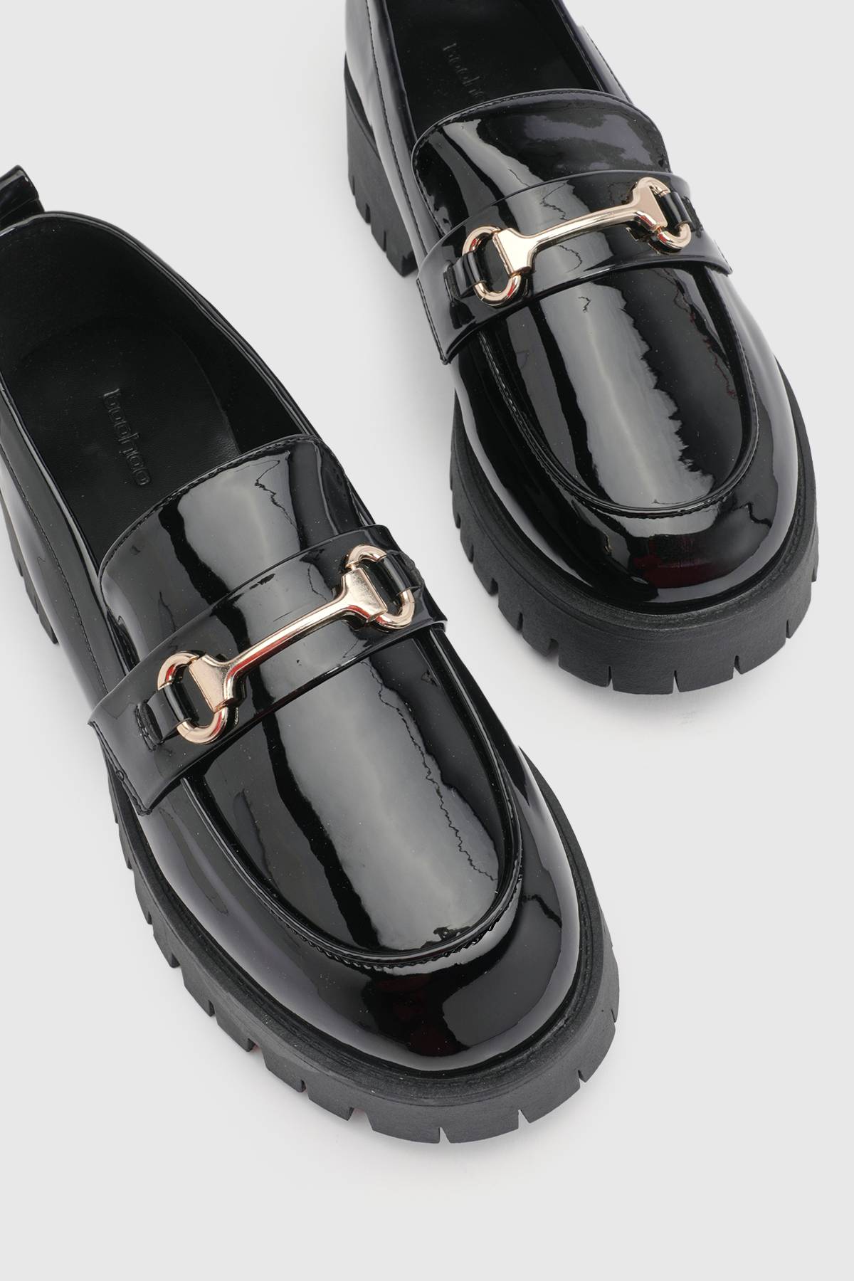 boohoo Mocassins Vernis À Barre En T Et Semelle Épaisse
