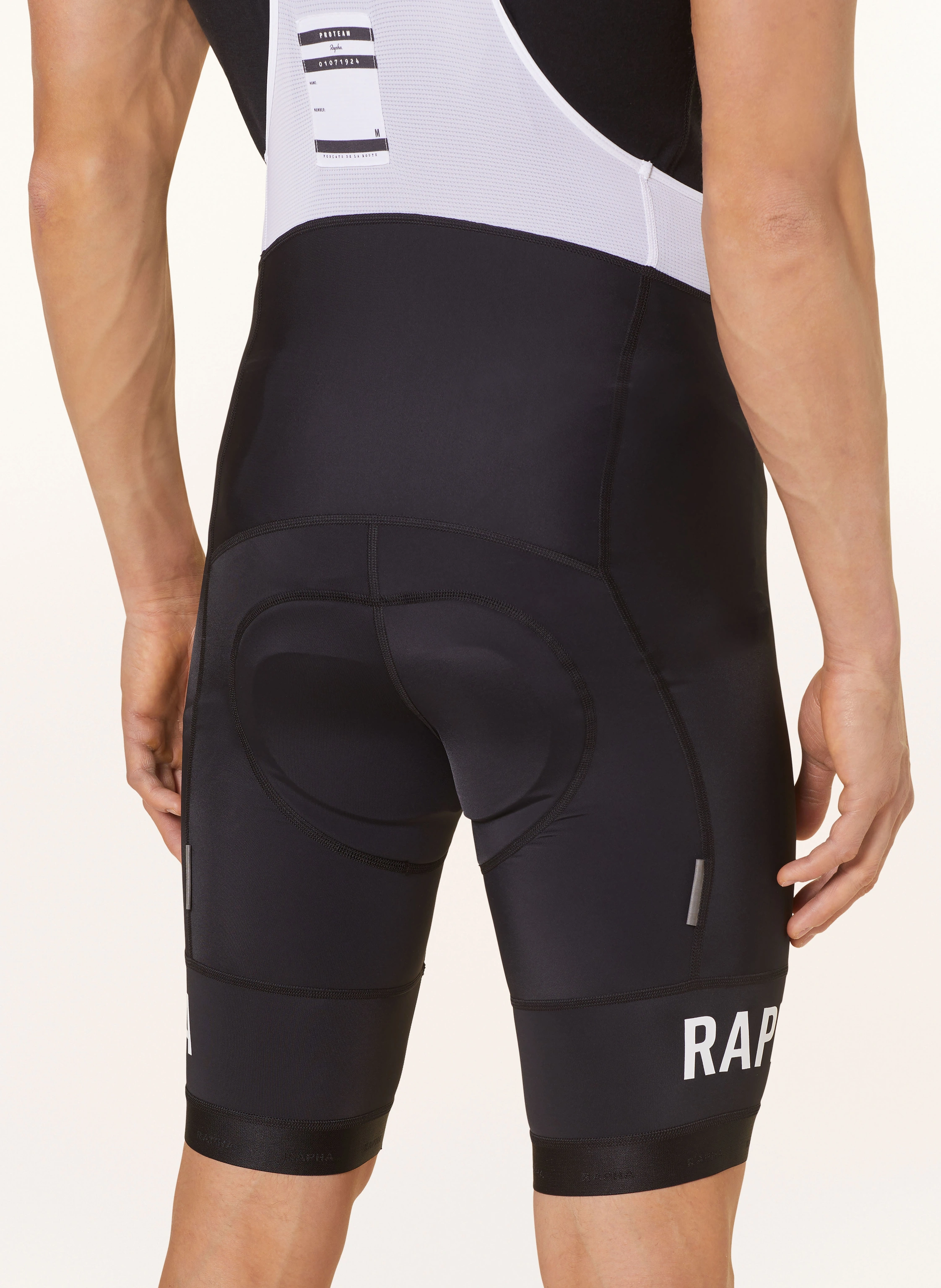 Rapha Radhose PRO TEAM TRAINING BIB mit Trägern und gepolstertem Einsatz