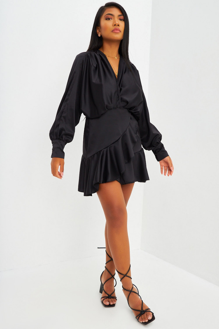Robe courte satinée noire à volants