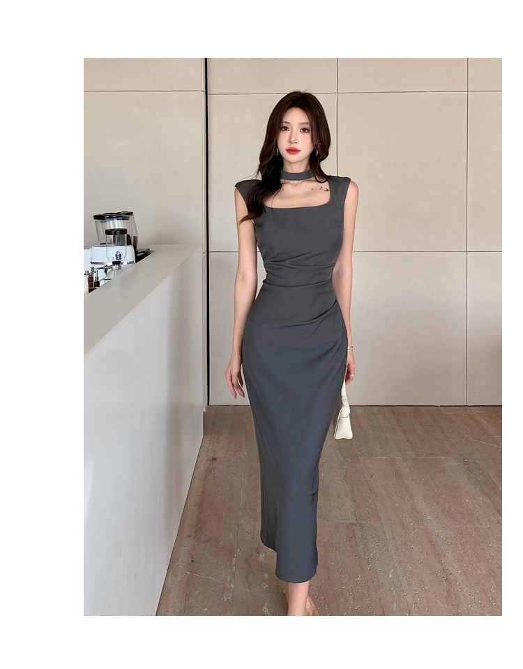 Hulkoplein - Mouwloze vierkante halslijn effen bodycon midi-jurk