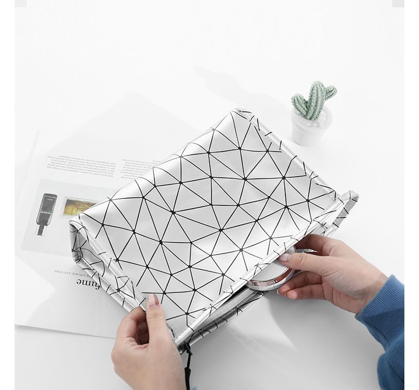 On My Mind - Make-uptas van imitatieleer met geometrische print (verschillende ontwerpen)