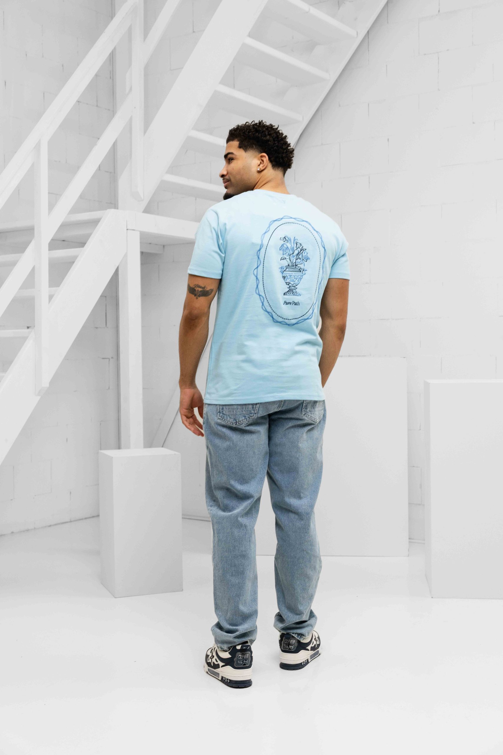 Pure Path Embroidered Vase T-Shirt Heren Lichtblauw