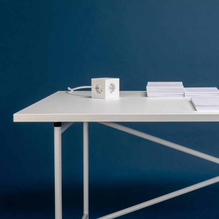 Tisch E2 Basic, versetztes Kreuz