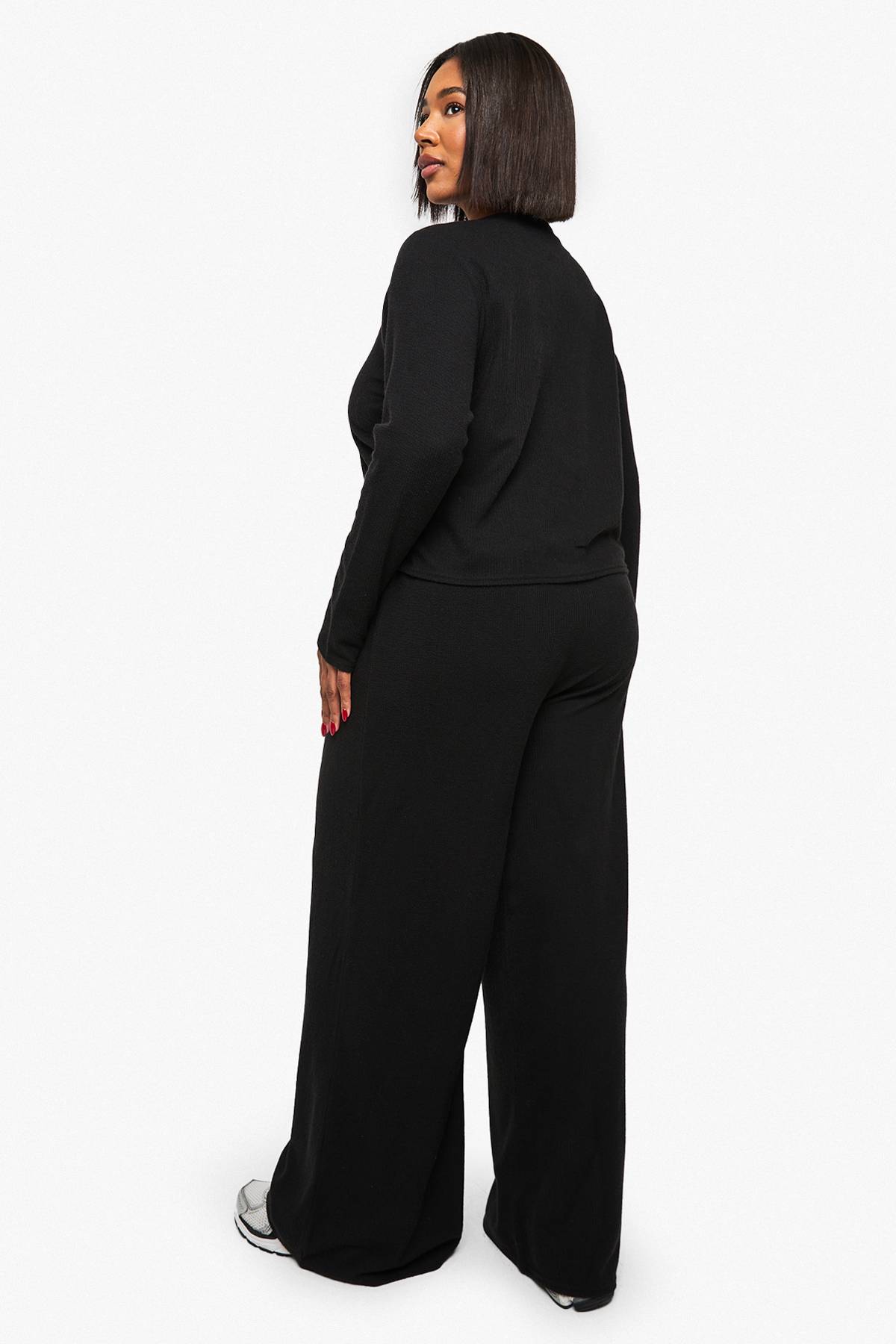 boohoo Cardigan boutonné en côtes Plus et pantalon coordonné