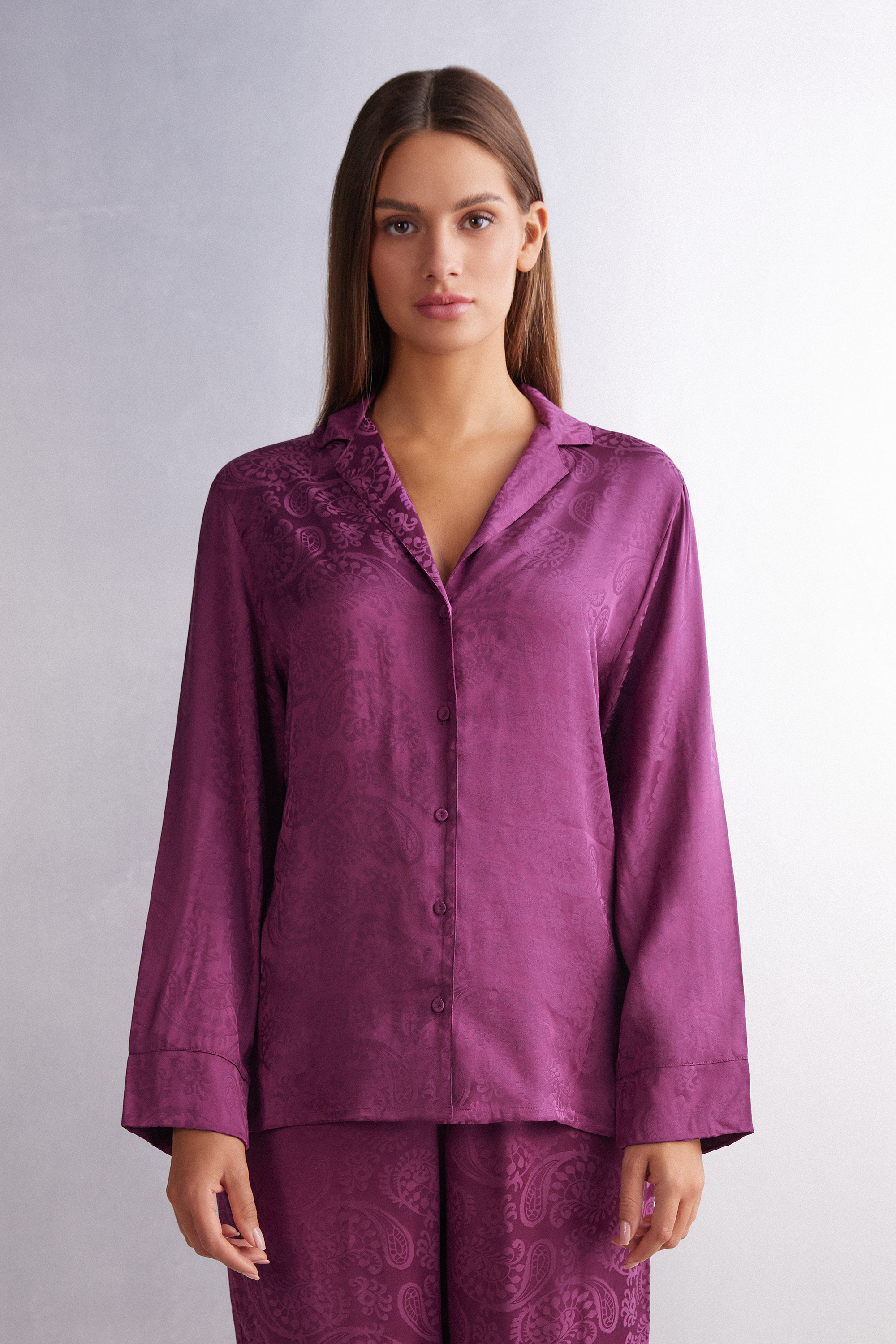 Camiseta de manga comprida em veludo jacquard acetinado com estampa paisley