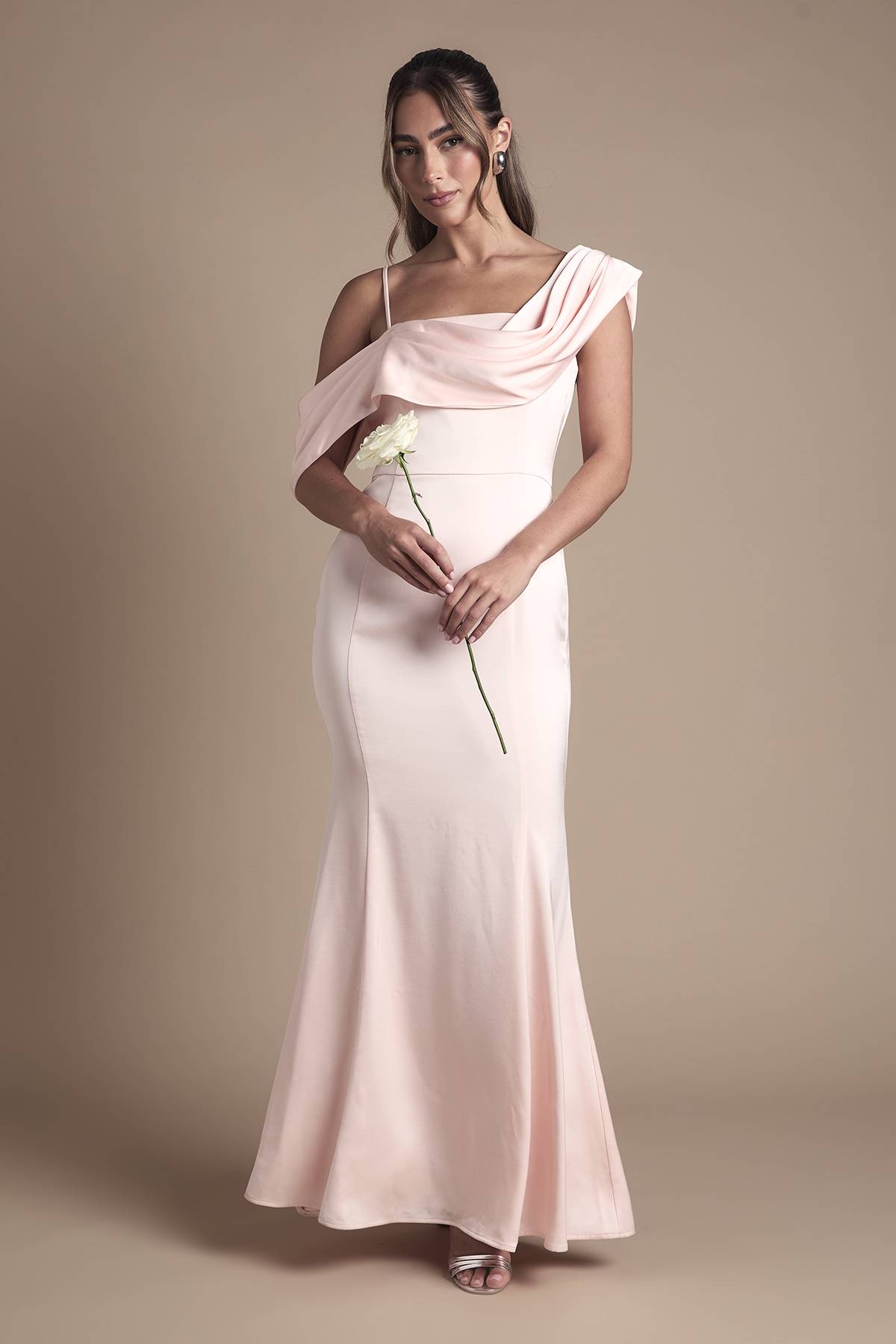 Coast Robe Longue de Demoiselle d'Honneur en Satin avec Détail Drapé et Bretelles