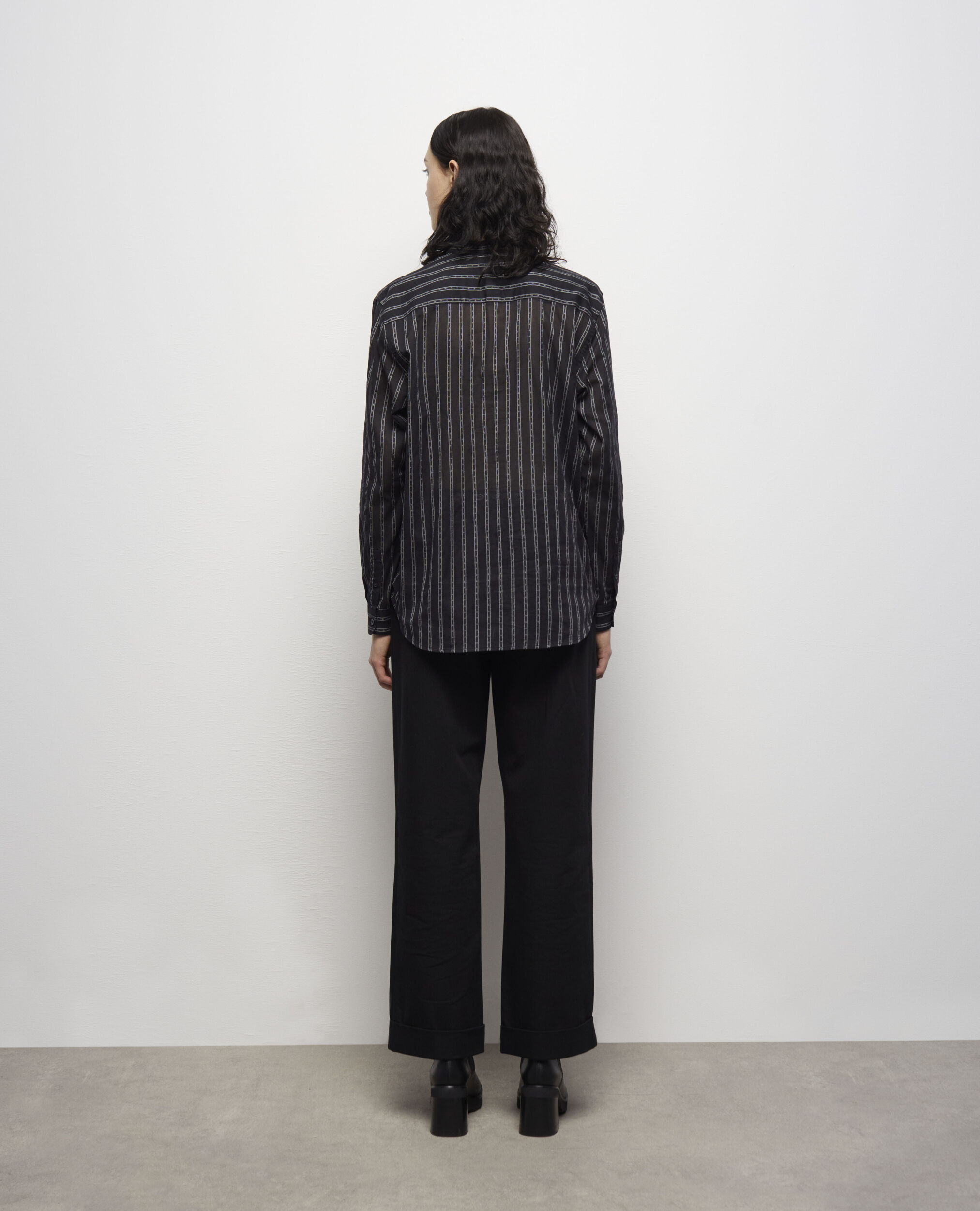 Chemise à rayures noire
