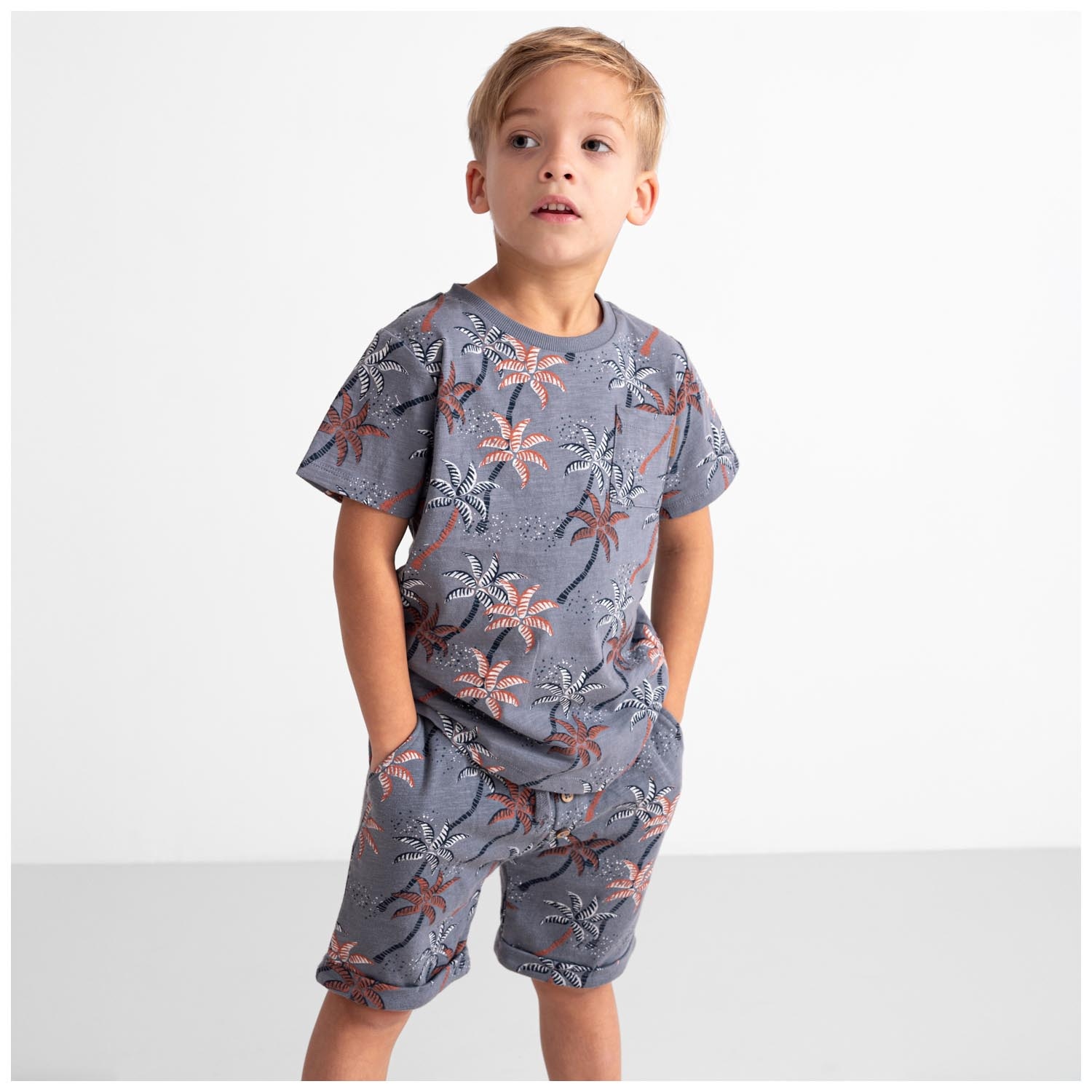 Prénatal shirt + korte broek